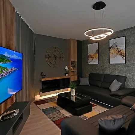 Daire Clover - Moonlight