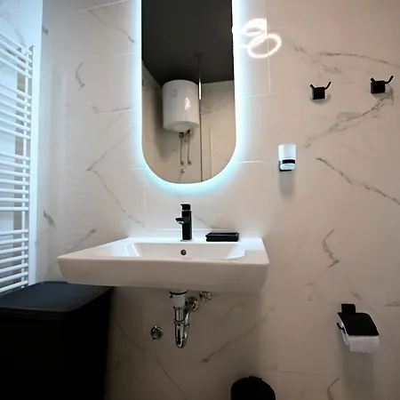 Clover - Moonlight Apartment *