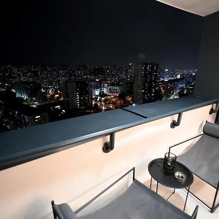 Apartment Clover - Moonlight